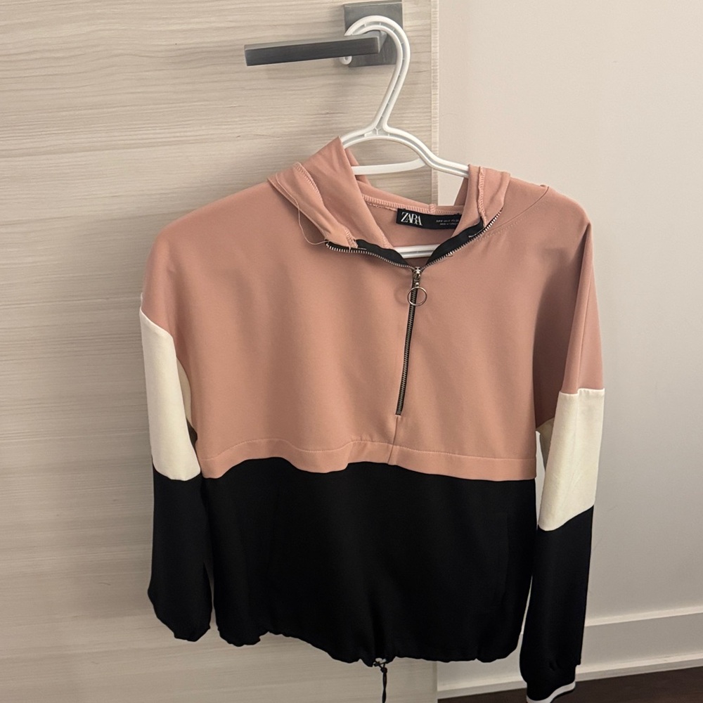 Zara Women's Pink, Black, and White Hoodie